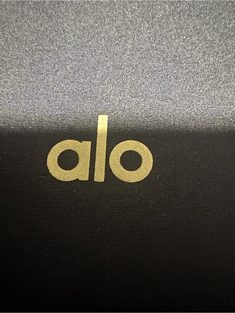 ALO Yoga High-Rise Navy Air-Lift Leggings Size Medium 25” Like New!! - Picture 8 of 8